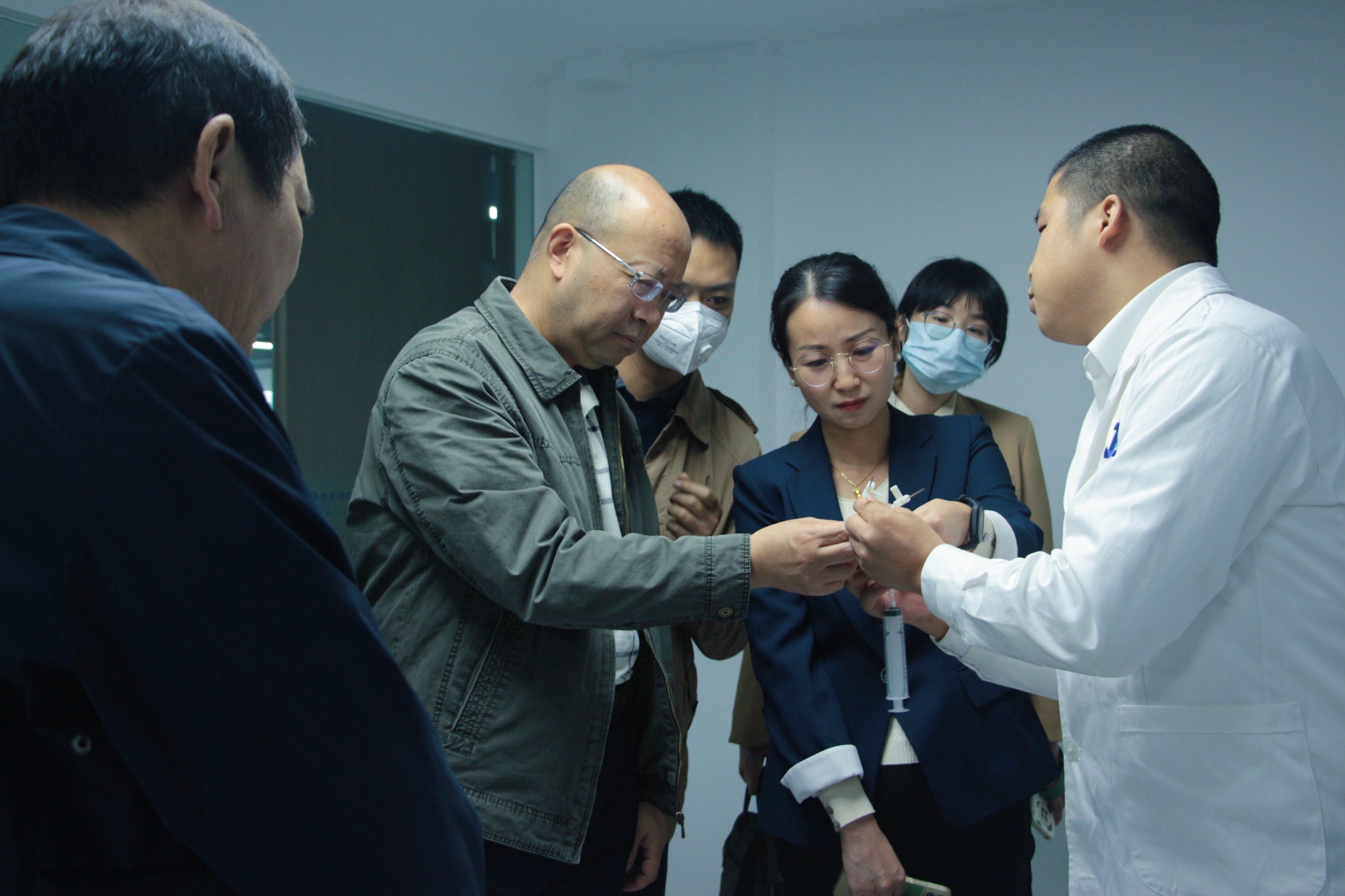 四川省藥監(jiān)局、成都市市場(chǎng)監(jiān)管局調(diào)研組到杰仕德科技考察調(diào)研